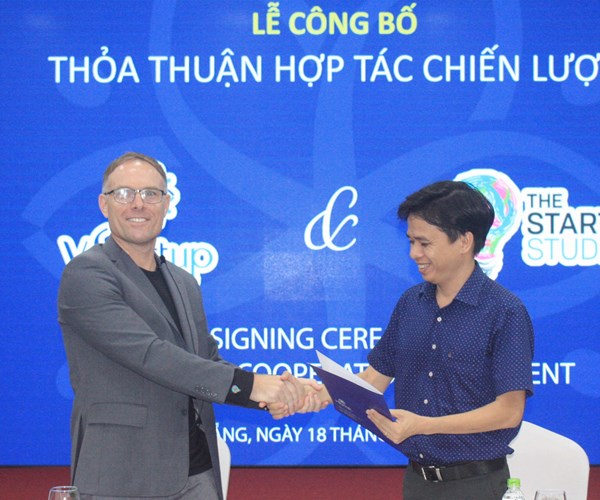 Ký kết chiến lược khởi nghiệp - Anh 1